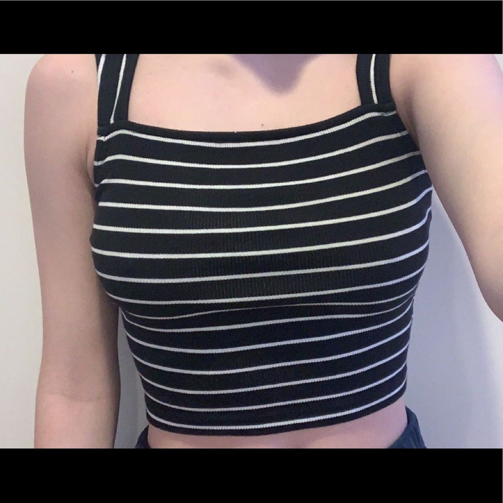 Black and White Detailed Tank Top Slightly Cropped